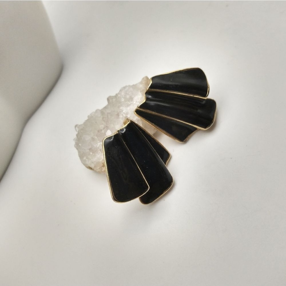 Black spade‎ vintage earrings for pierced ears